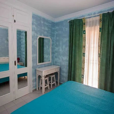 Yucca Park Aparthotel 3*