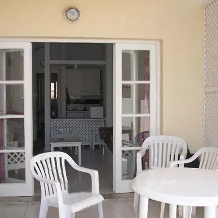 Yucca Park Aparthotel 3*