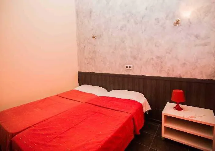 Yucca Park 아파트호텔 아데제